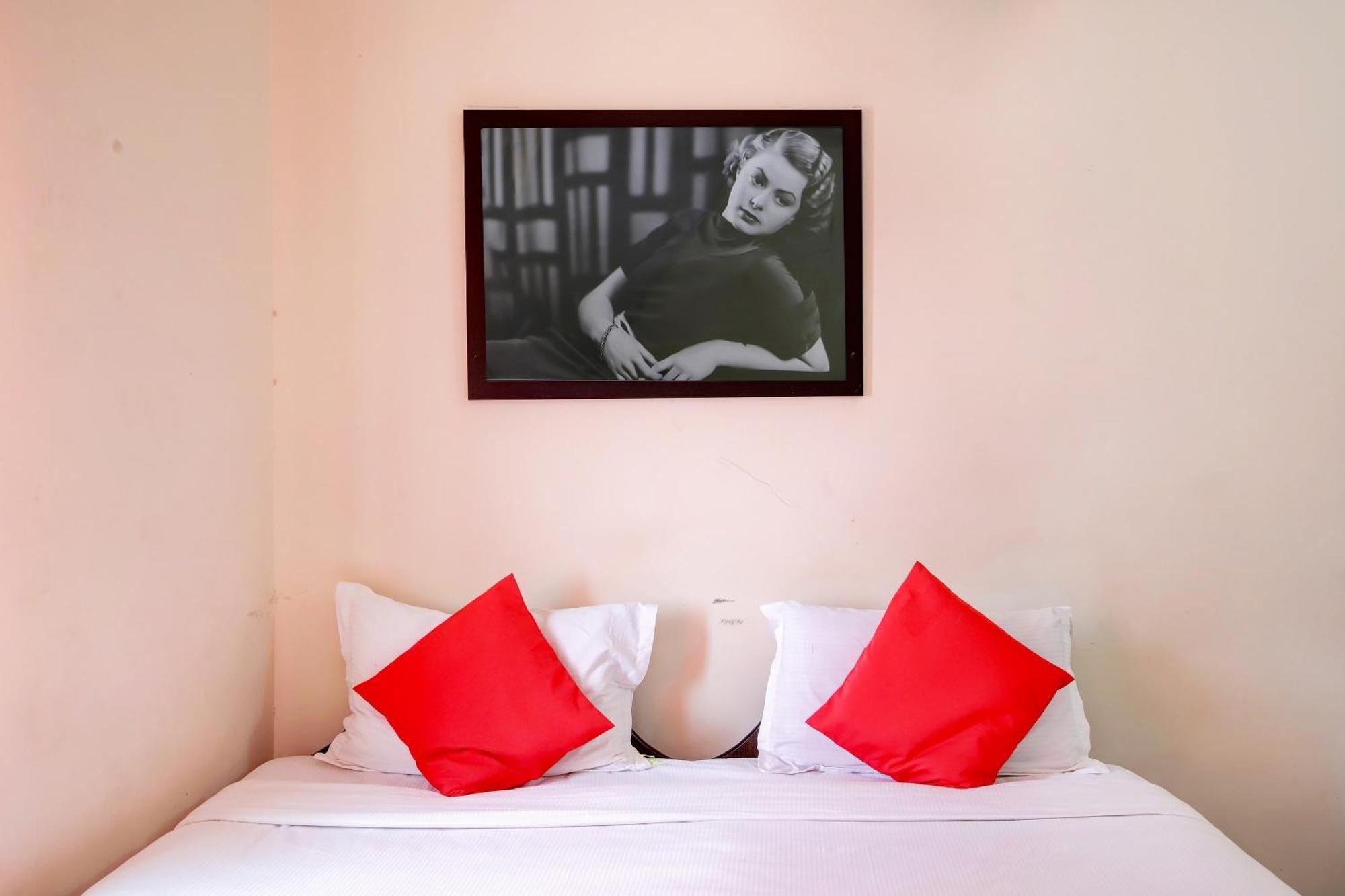 Hotel O Hotel Utsav Palace Бангалор Екстериор снимка