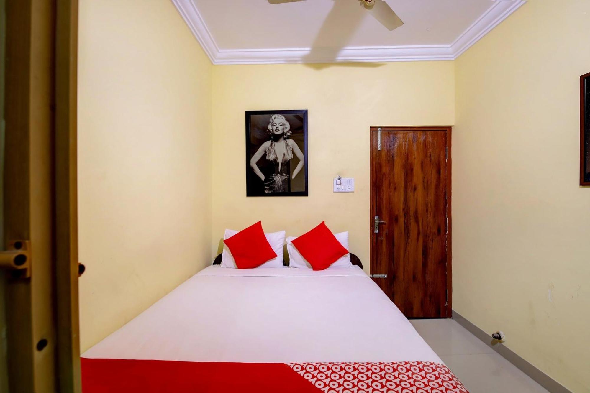 Hotel O Hotel Utsav Palace Бангалор Екстериор снимка