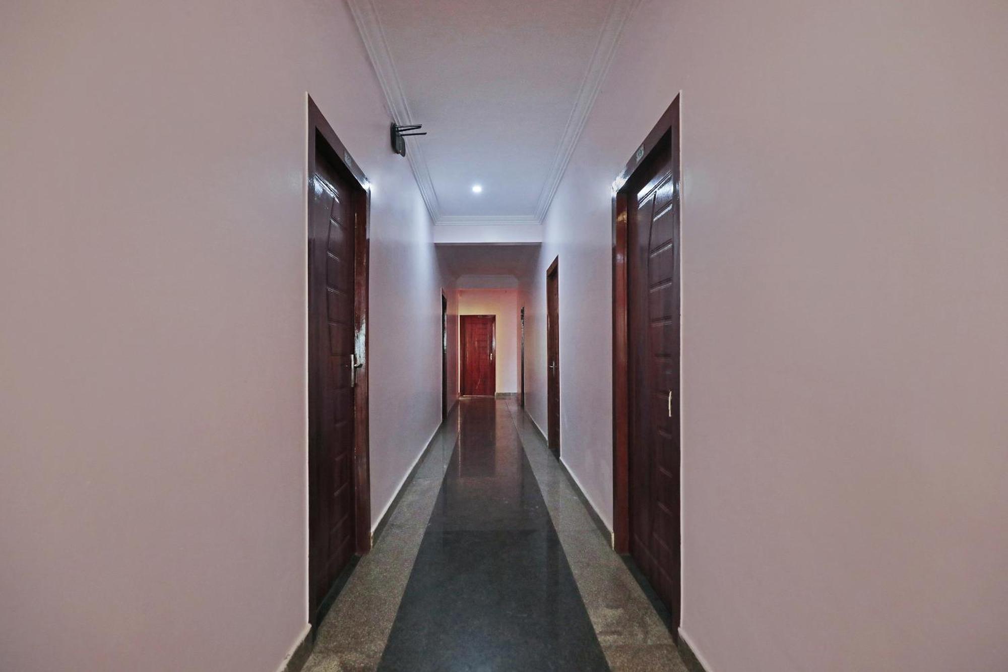 Hotel O Hotel Utsav Palace Бангалор Екстериор снимка