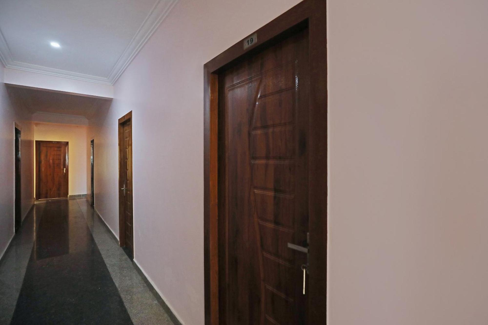 Hotel O Hotel Utsav Palace Бангалор Екстериор снимка