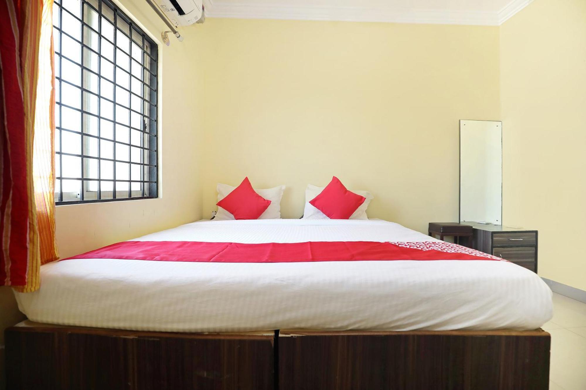 Hotel O Hotel Utsav Palace Бангалор Екстериор снимка