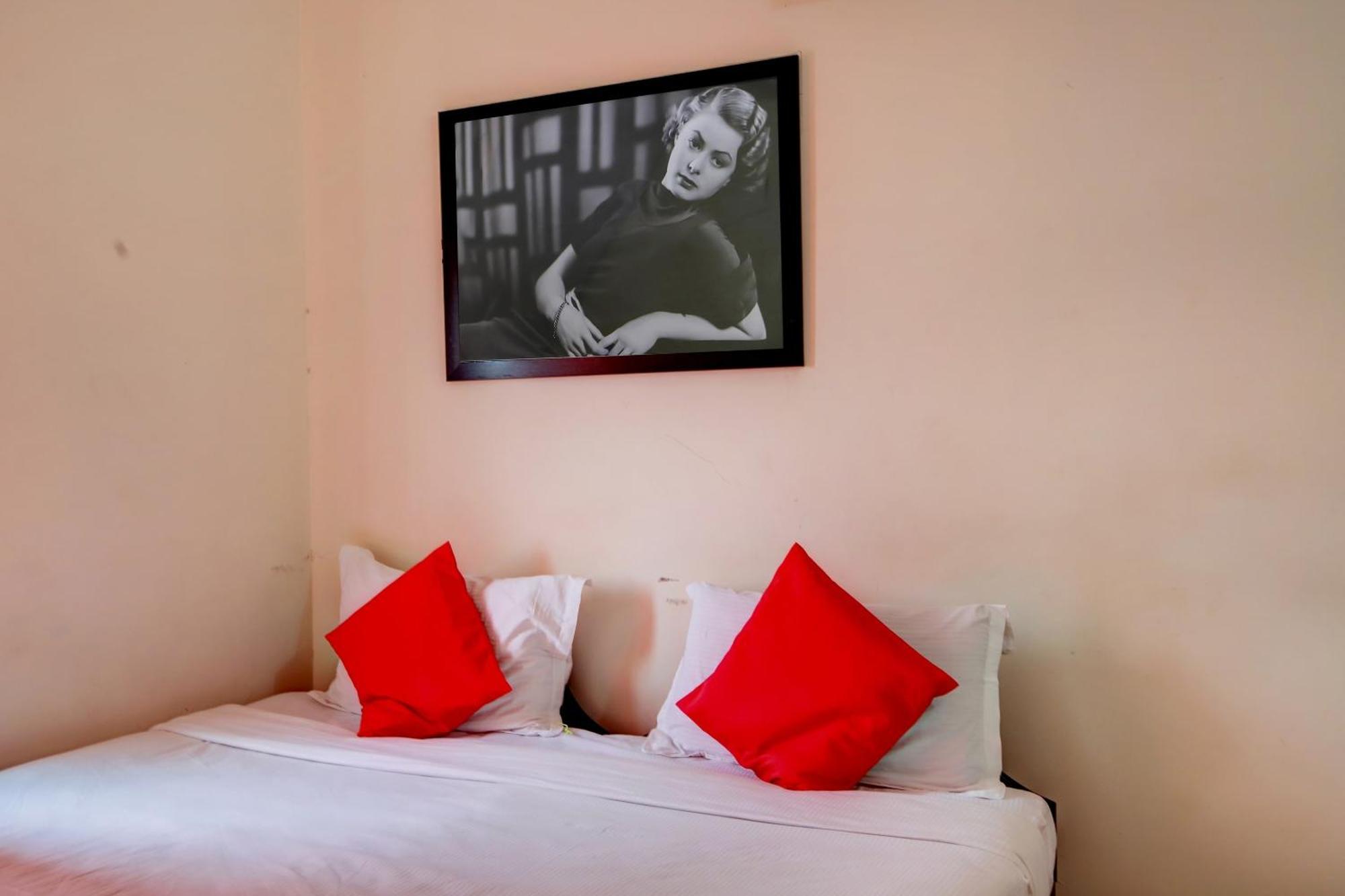 Hotel O Hotel Utsav Palace Бангалор Екстериор снимка