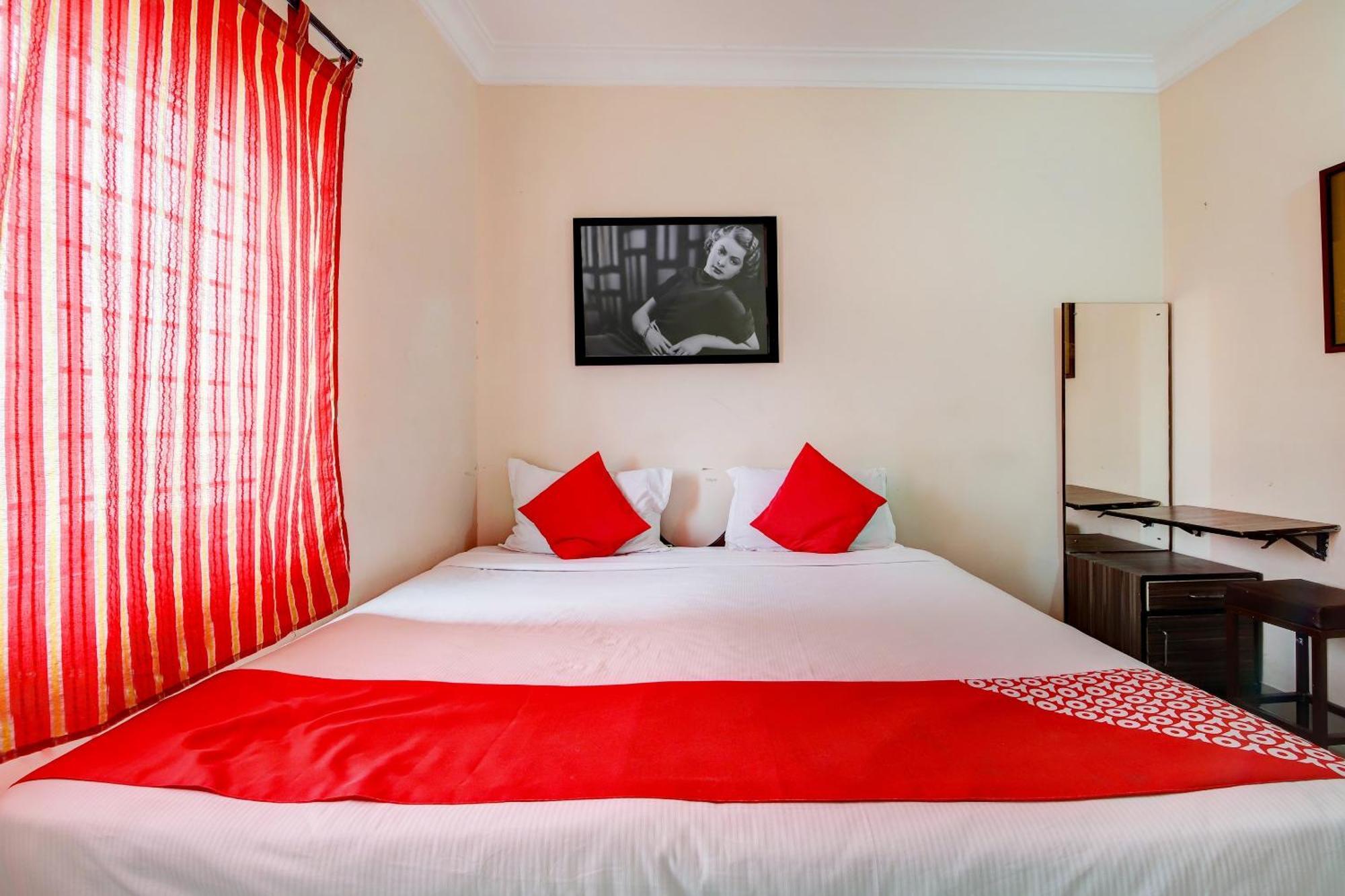 Hotel O Hotel Utsav Palace Бангалор Екстериор снимка