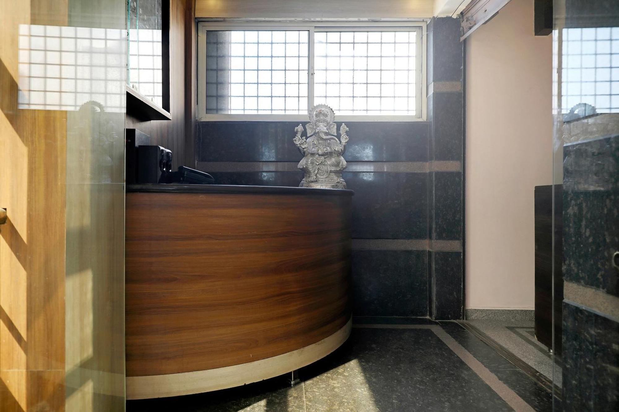 Hotel O Hotel Utsav Palace Бангалор Екстериор снимка