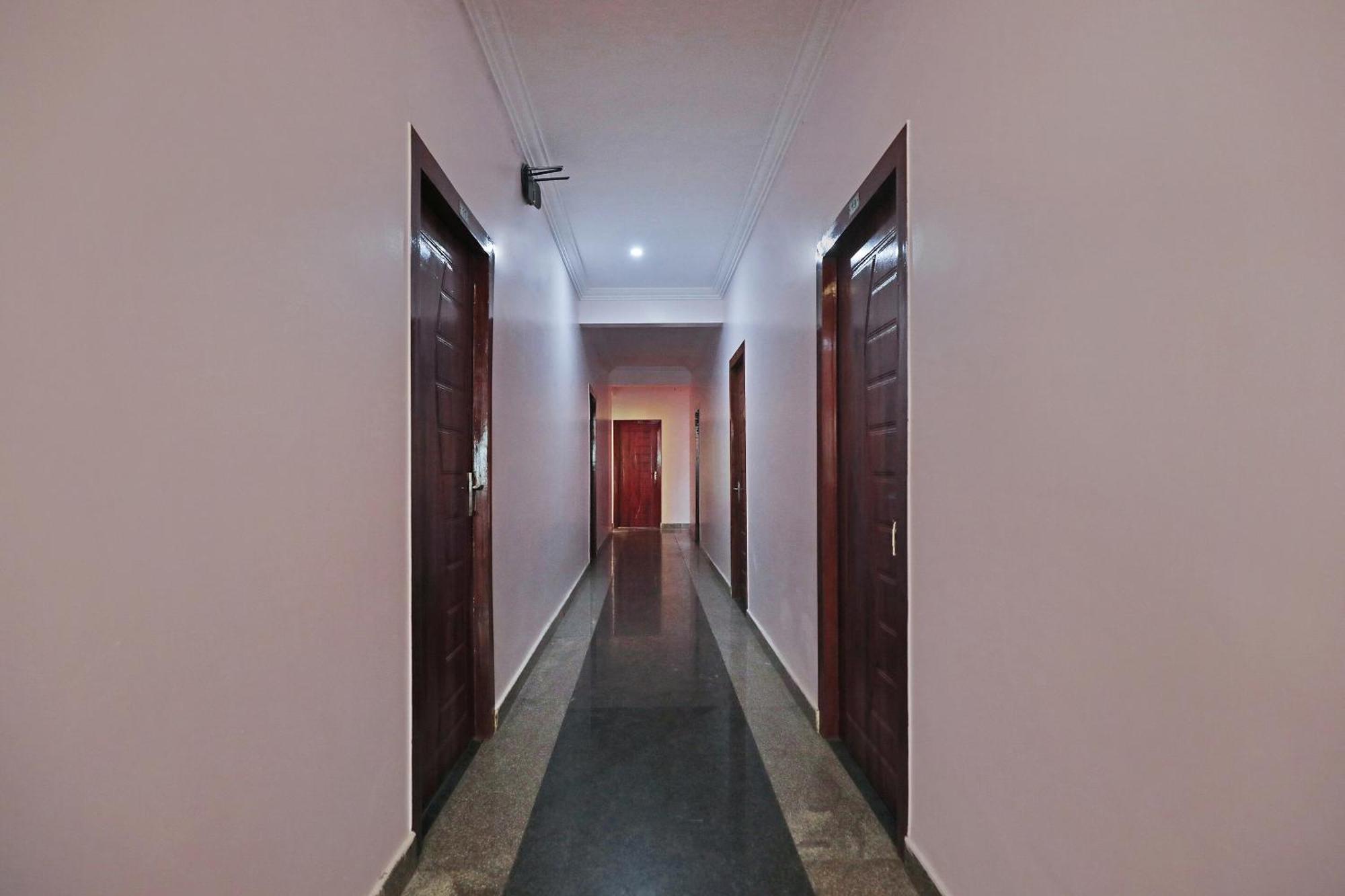 Hotel O Hotel Utsav Palace Бангалор Екстериор снимка
